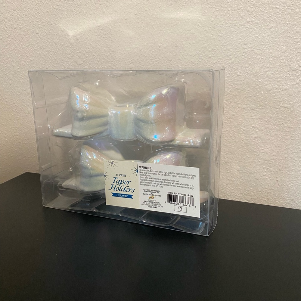 Target Bullseye Ceramic Iridescent Taper Bow-Shaped Candle Holders Set of 2 New - Picture 9 of 10